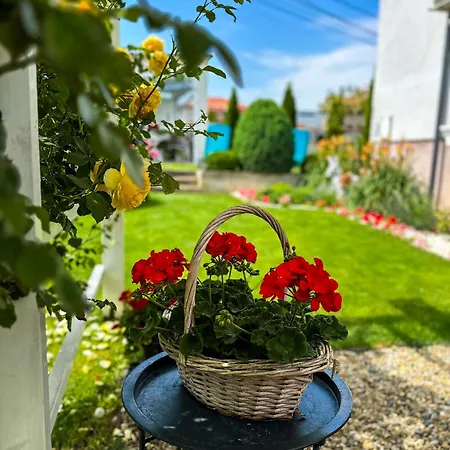 House Vendégház 4*